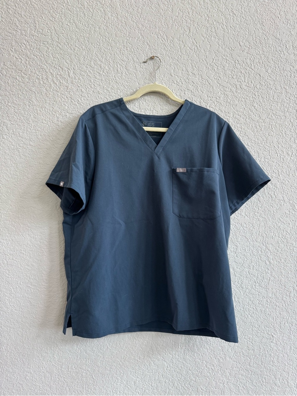 Figs Women’s V-Neck Scrub Top in Navy